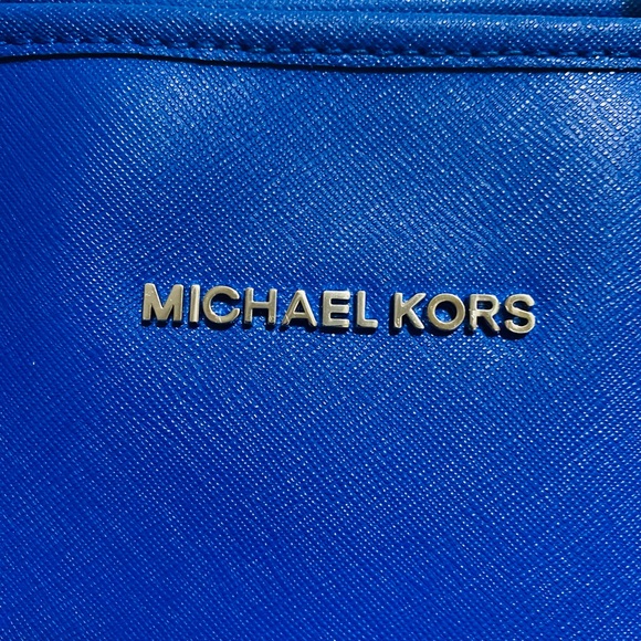 Michael Kors Large Jet Set Bag/Tote in Cobalt Blue. EUC. Original dust bag. - Picture 2 of 15